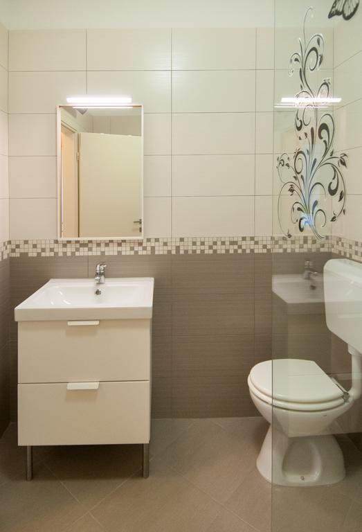 Studio And Apartment Nadia With Garden Πόρετς Εξωτερικό φωτογραφία