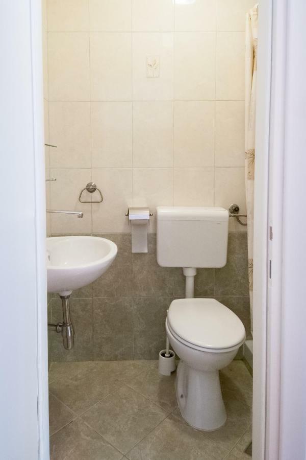 Studio And Apartment Nadia With Garden Πόρετς Εξωτερικό φωτογραφία