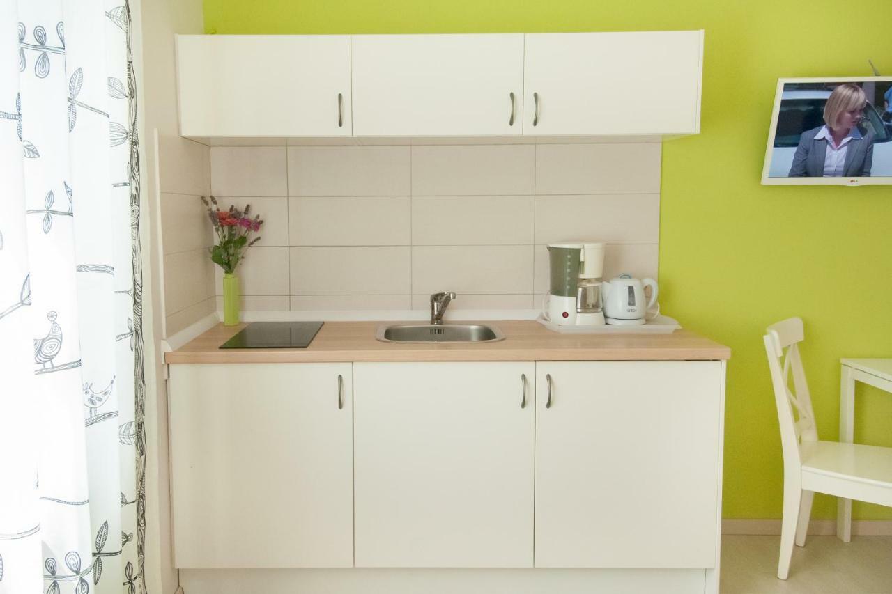 Studio And Apartment Nadia With Garden Πόρετς Εξωτερικό φωτογραφία